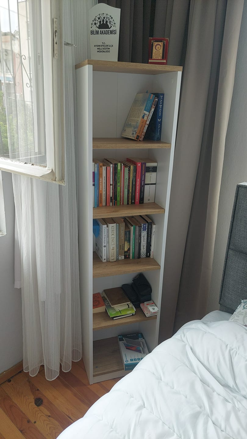 Customer photo review of Rani HC111 Kitaplık 5 Raflı Çalışma Odası Kütüphane Modern Duvar Rafı Beyaz - Sepet Ceviz