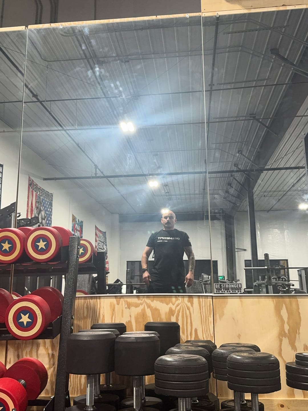 Customer photo review of Men's Gym Tee "Compellence"- Black