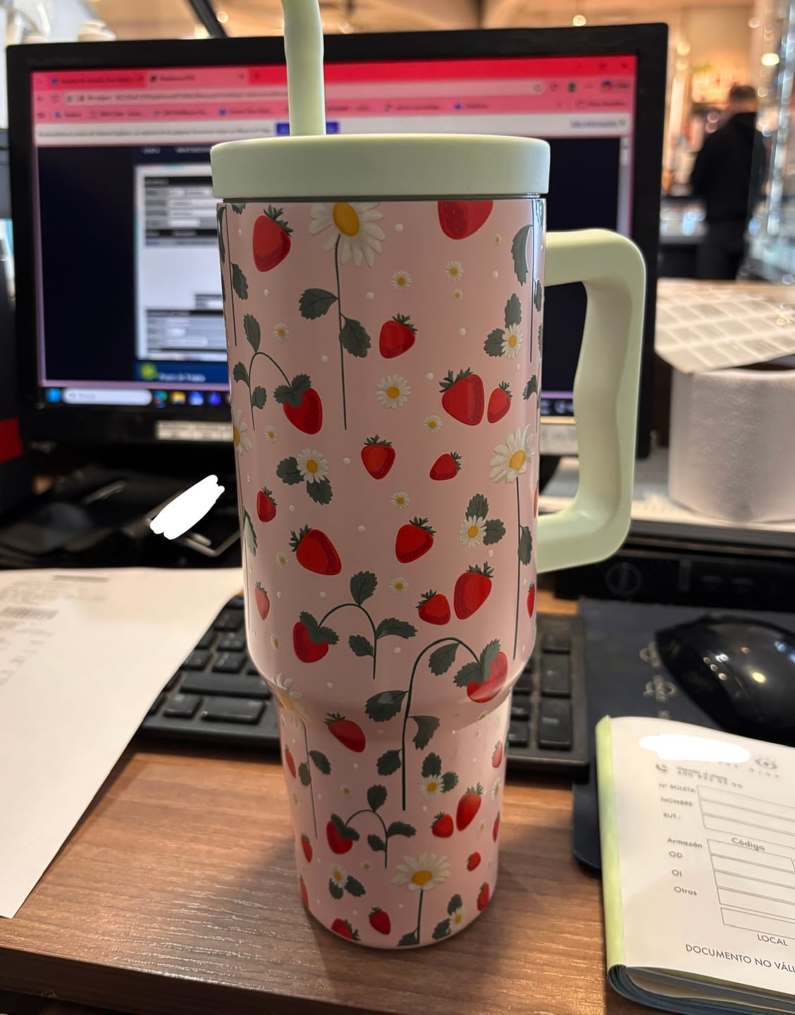Customer photo review of Vaso con Bombilla Frutillas