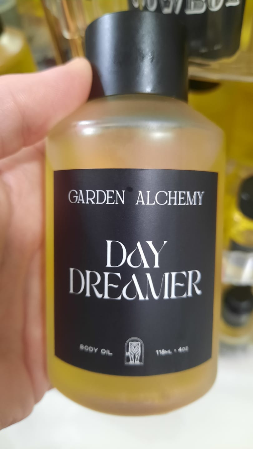 Customer photo review of DAY DREAMER BODY OIL
