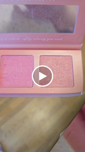 Customer video review of Paleta rumenila