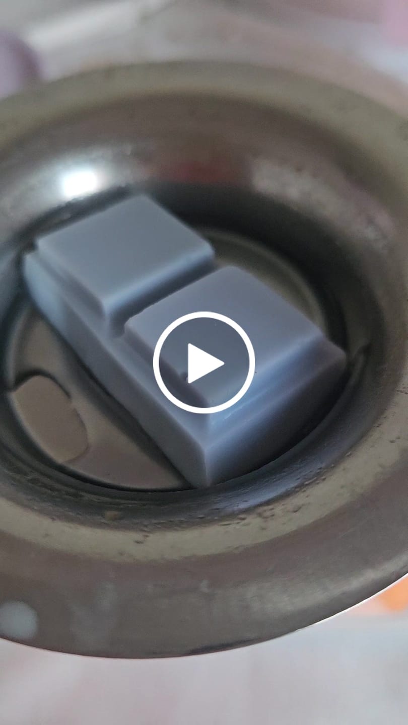 Customer video review of Colorante líquido para velas AZUL