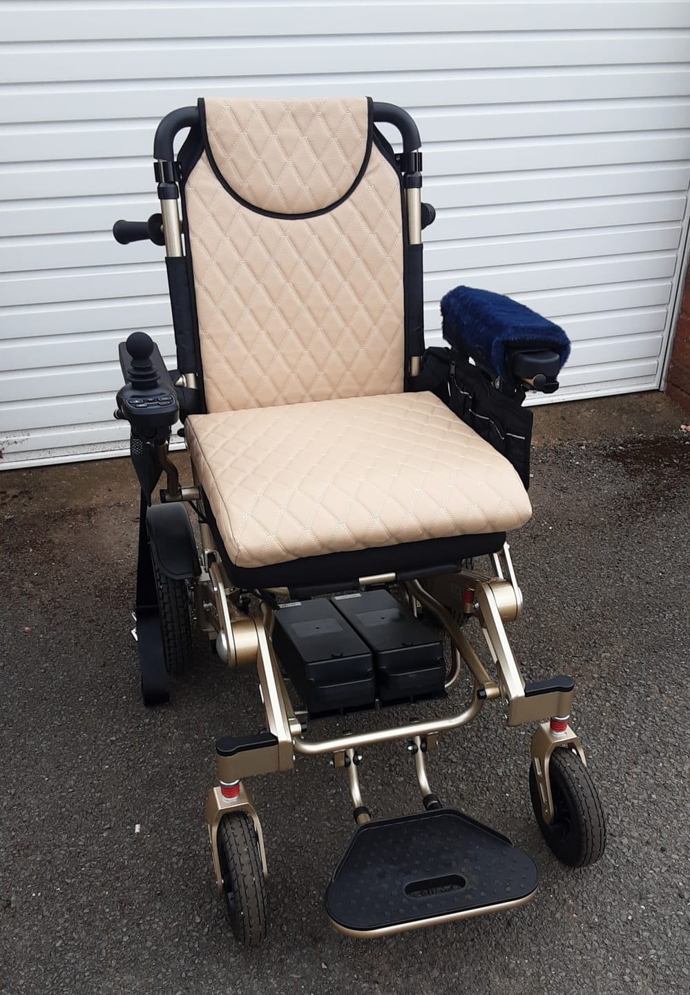 Customer photo review of Wide-Seat Remote Control Auto Reclining Powerchair Freedom Elite AR