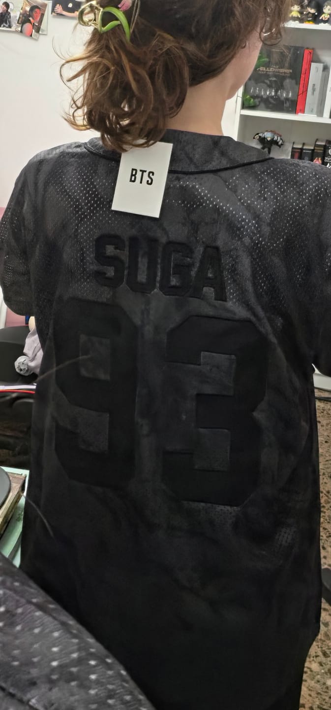 Customer photo review of BTS - ARIRANG WORLD TOUR OFFICIAL MD S/S JERSEY