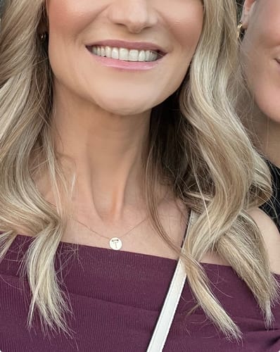Customer showing a close-up of their smooth skin around the chin and cheeks after using GutGlow™ Collagen.