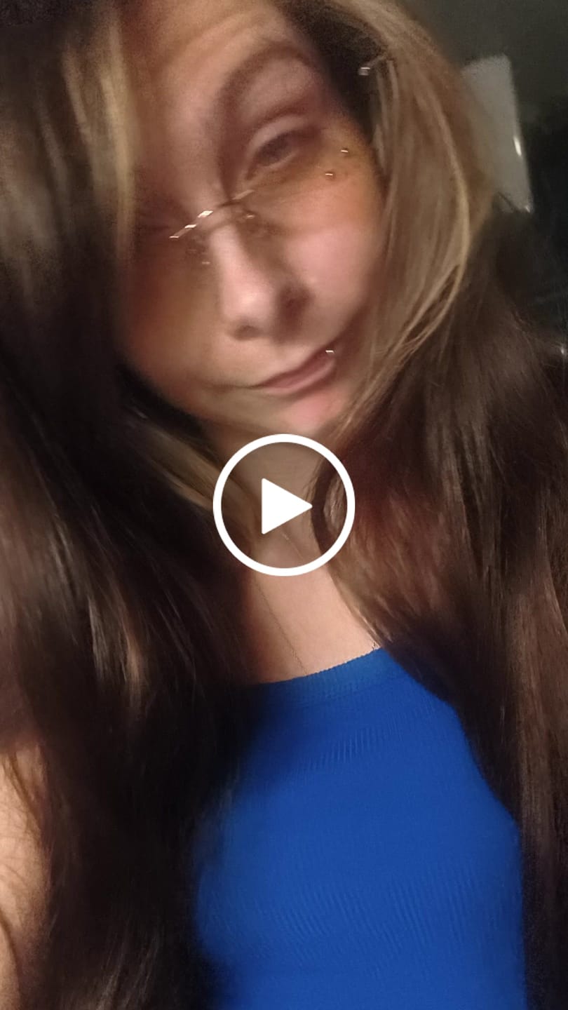 Customer video review of Vixie Brille