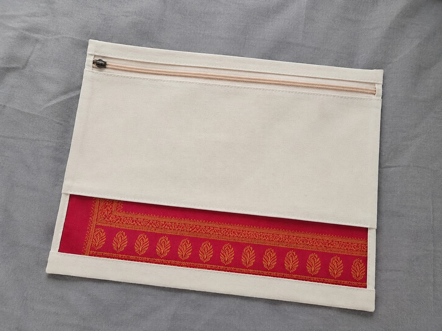Customer photo review of Wrapzy 100% Cotton Saree Cover with Zip| 16"?14"| Premium Zipper Saree Organizer with Transparent Net Window | Dust-Proof, Moisture-Resistant, Eco-Friendly Wardrobe Storage | Pack of 6