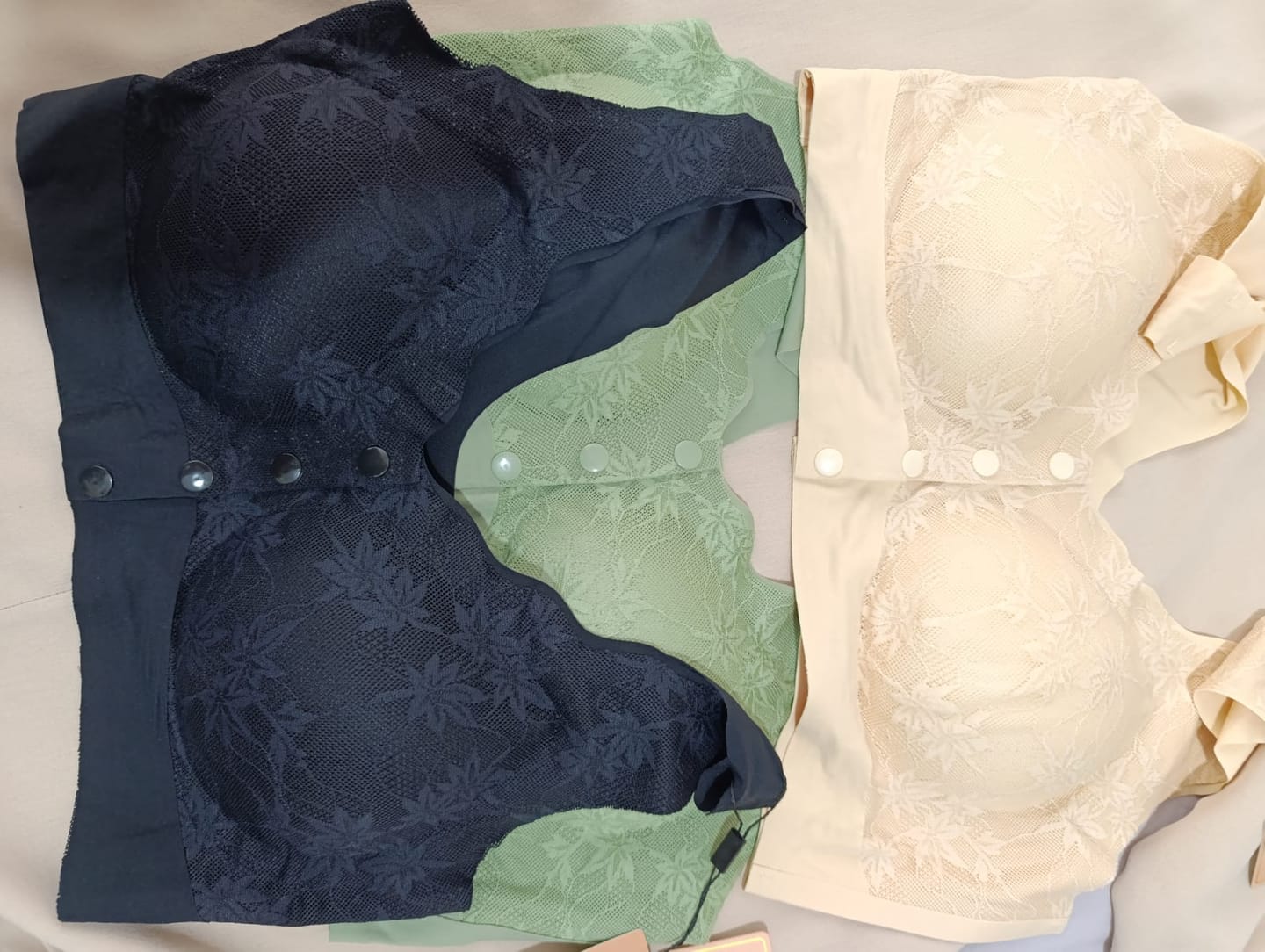 Customer photo review of Lazer Kesim Önden Düğmeli Dikişsiz Toparlayıcı Sütyen