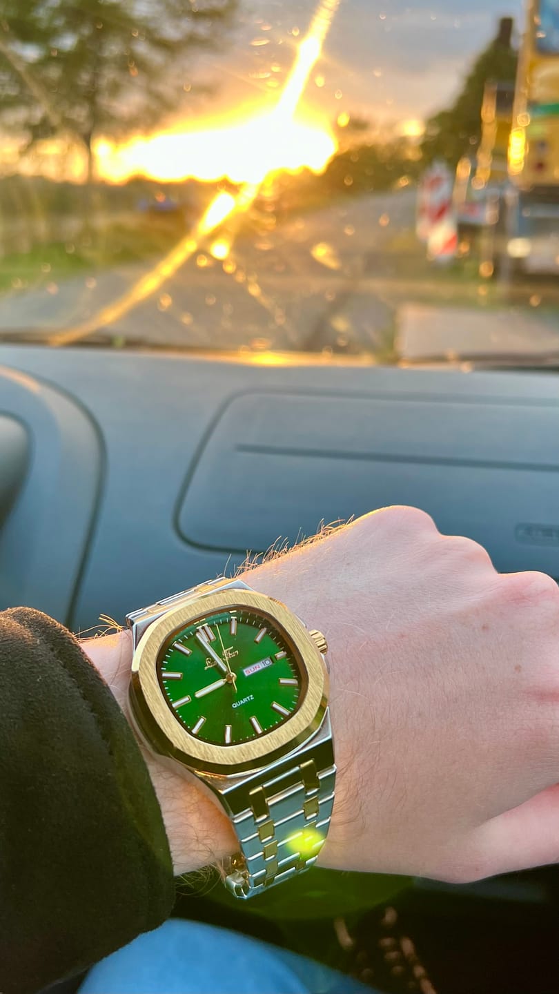 Customer photo review of Lucky Fours® Brone