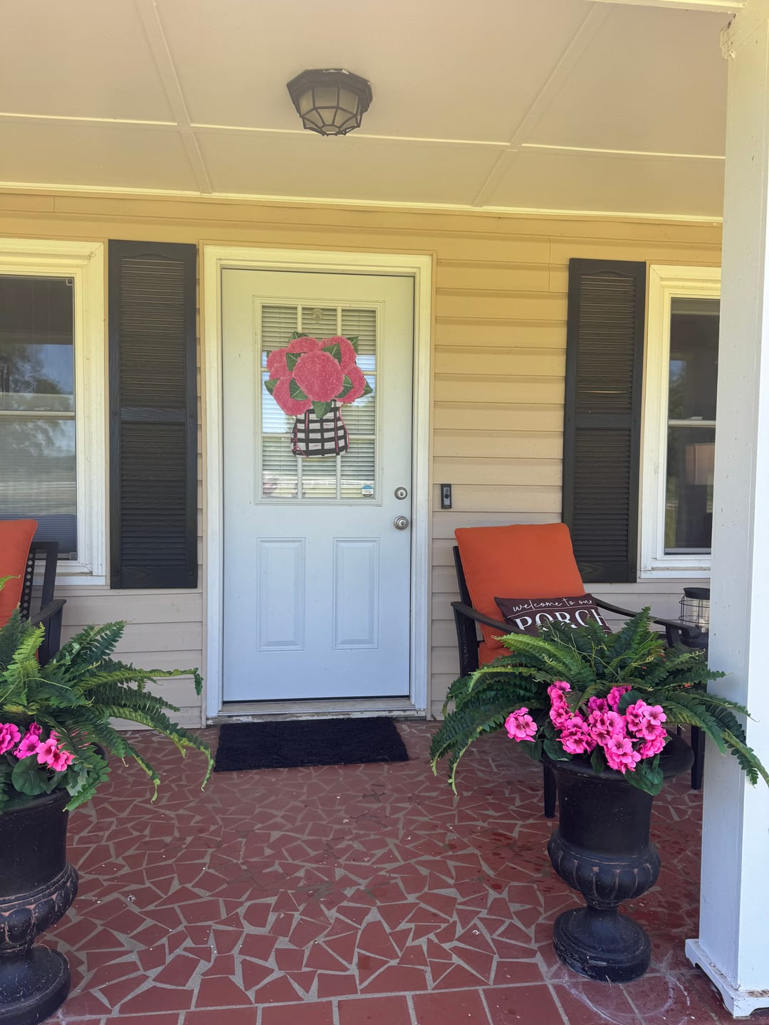 Customer photo review of Spring Pink Hydrangea Vase Door Hanger