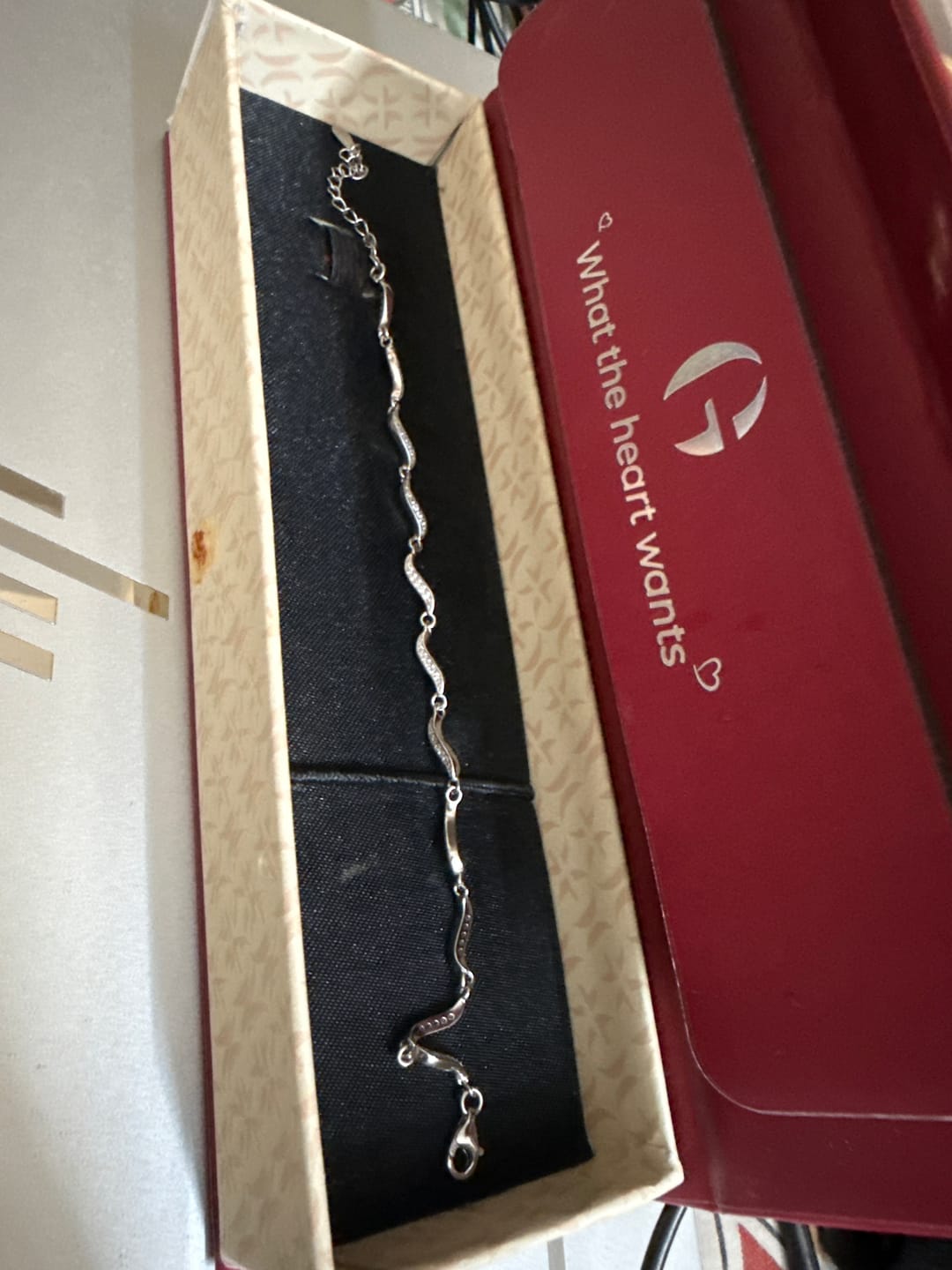 Customer photo review of Kriti Sanon Silver Graceful Waves Bracelet