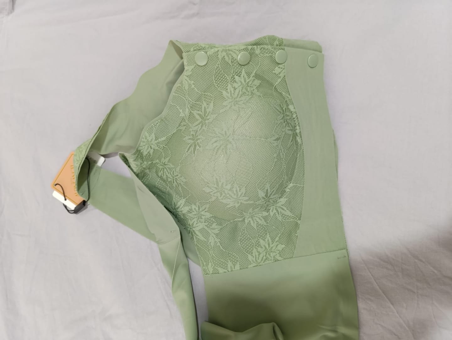 Customer photo review of Lazer Kesim Önden Düğmeli Dikişsiz Toparlayıcı Sütyen