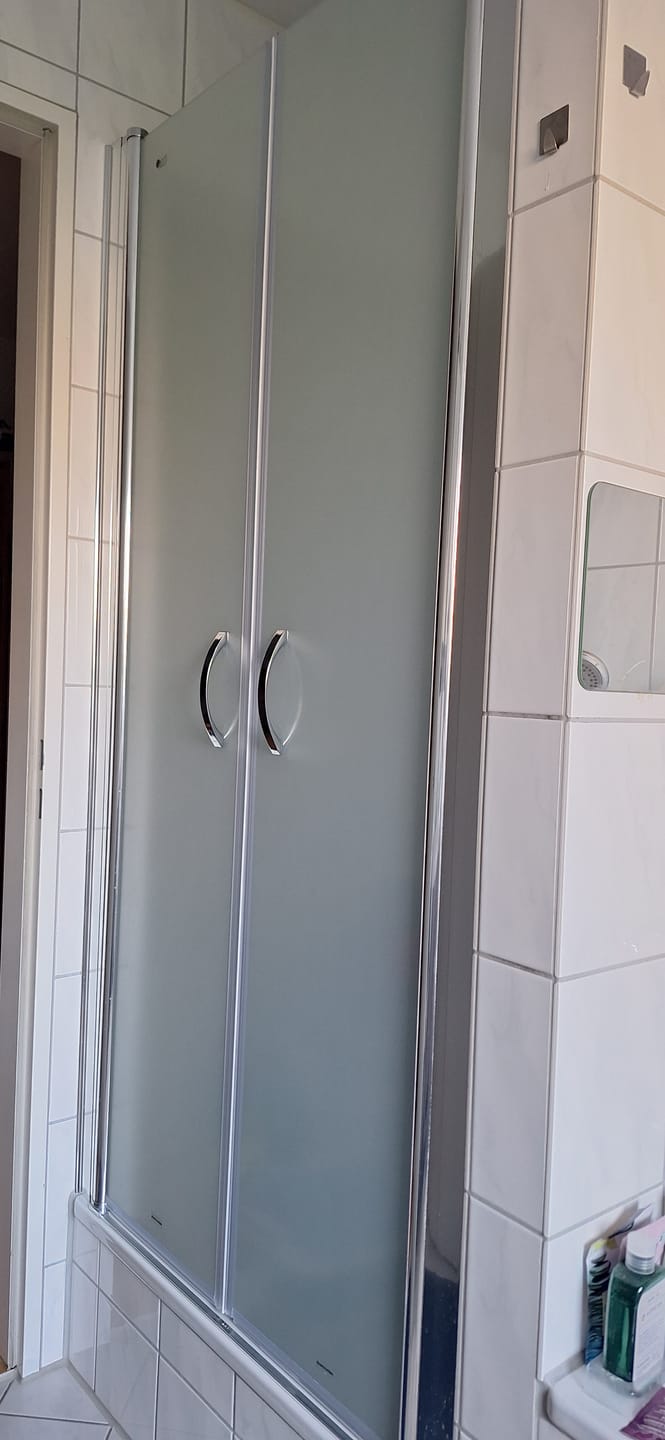 Customer photo review of Duschtür Nische mit Pendeltür, Duschkabine Nischentür Dusche - Satiniertes Glas
