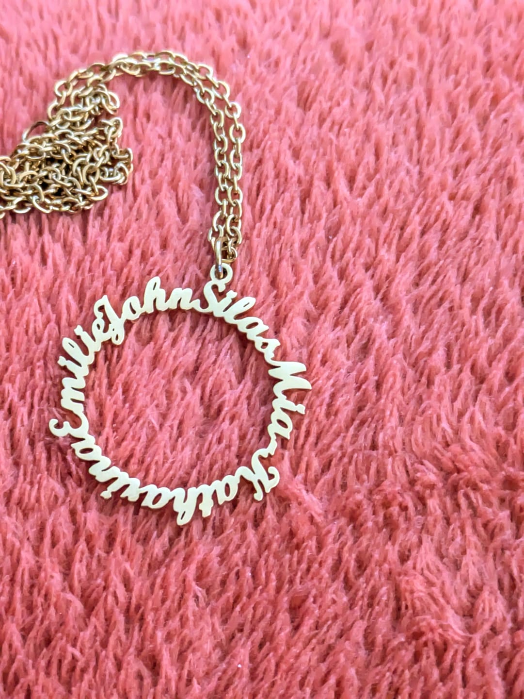Customer photo review of Namenskette Kreis der Liebe