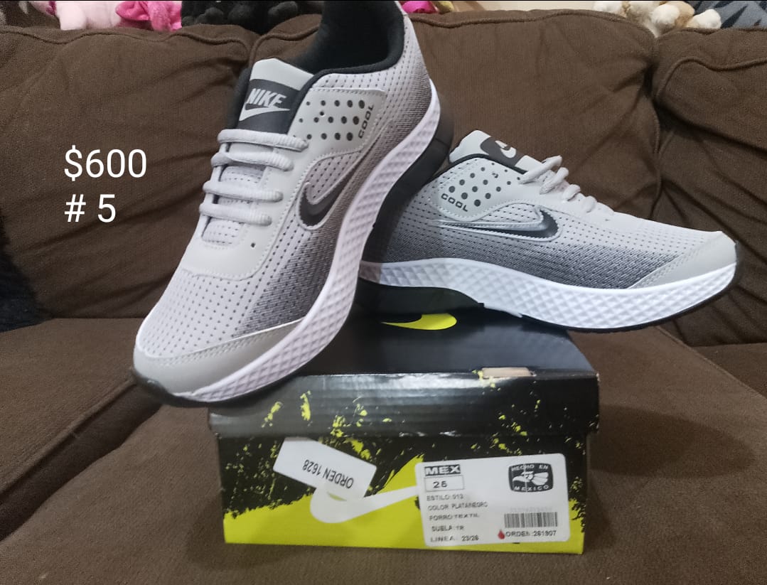 Customer photo review of Tenis 013 Plata Negro