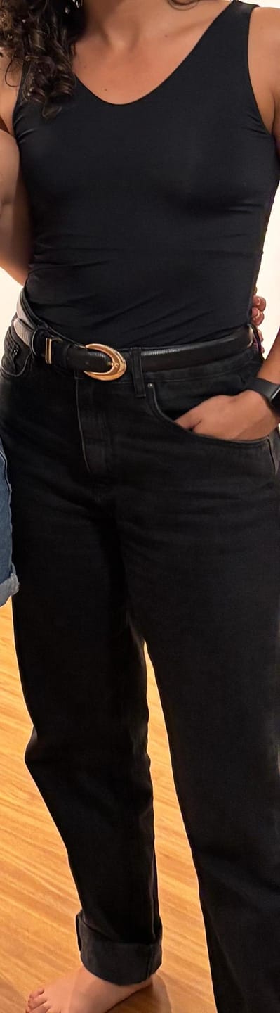 Customer photo review of Calça Jeans Mom Jequitibá Preta
