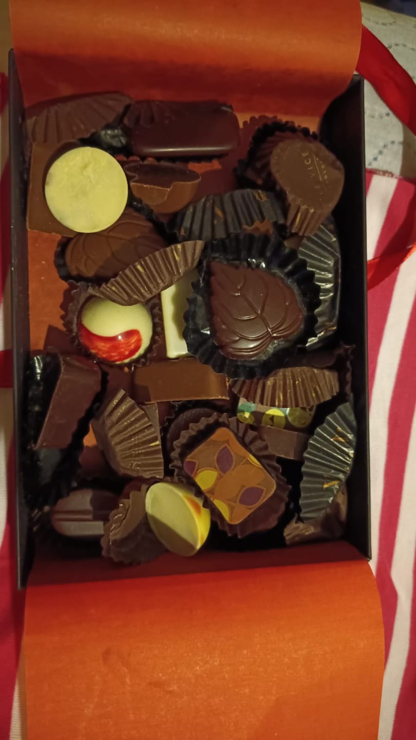 Customer photo review of Caja 15 Bombones