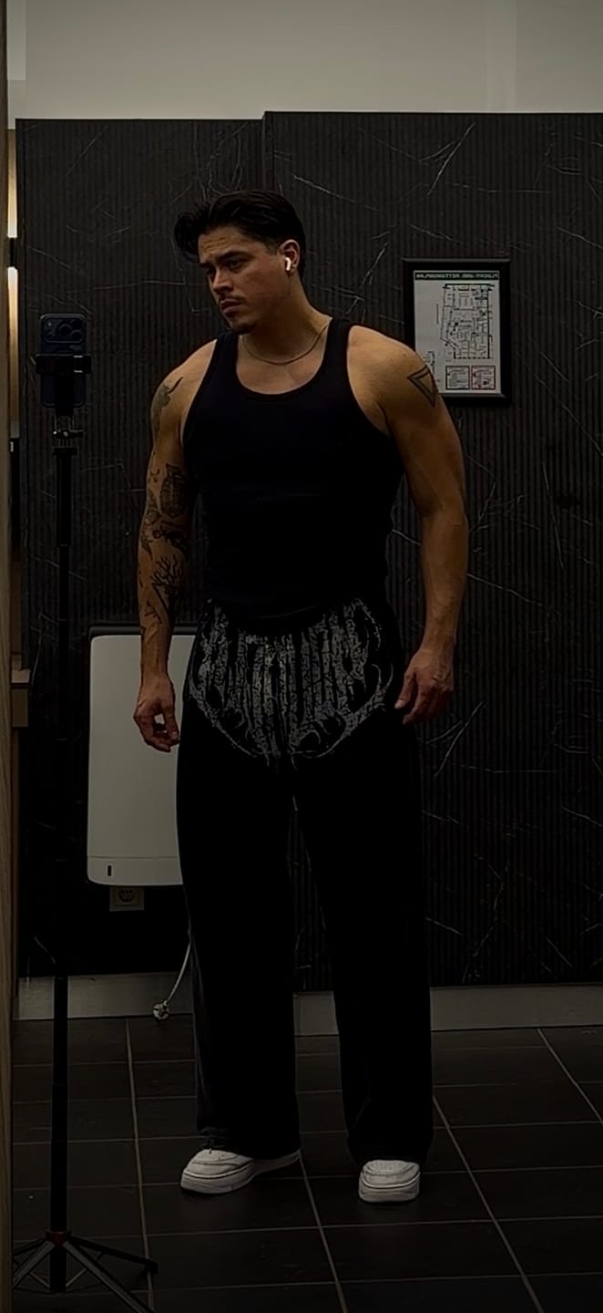Customer photo review of 2079 - Dark Wave Joggers