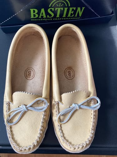 Customer photo review of Women's Moose Hide Moccasins