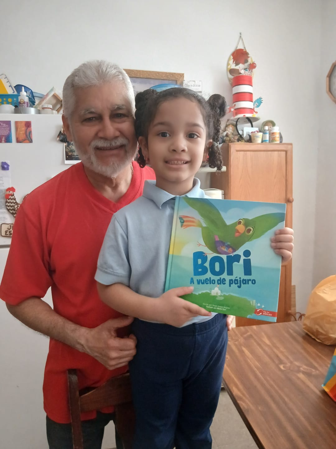 Customer photo review of Bori: A Vuelo de Pájaro | Libro Bilingüe