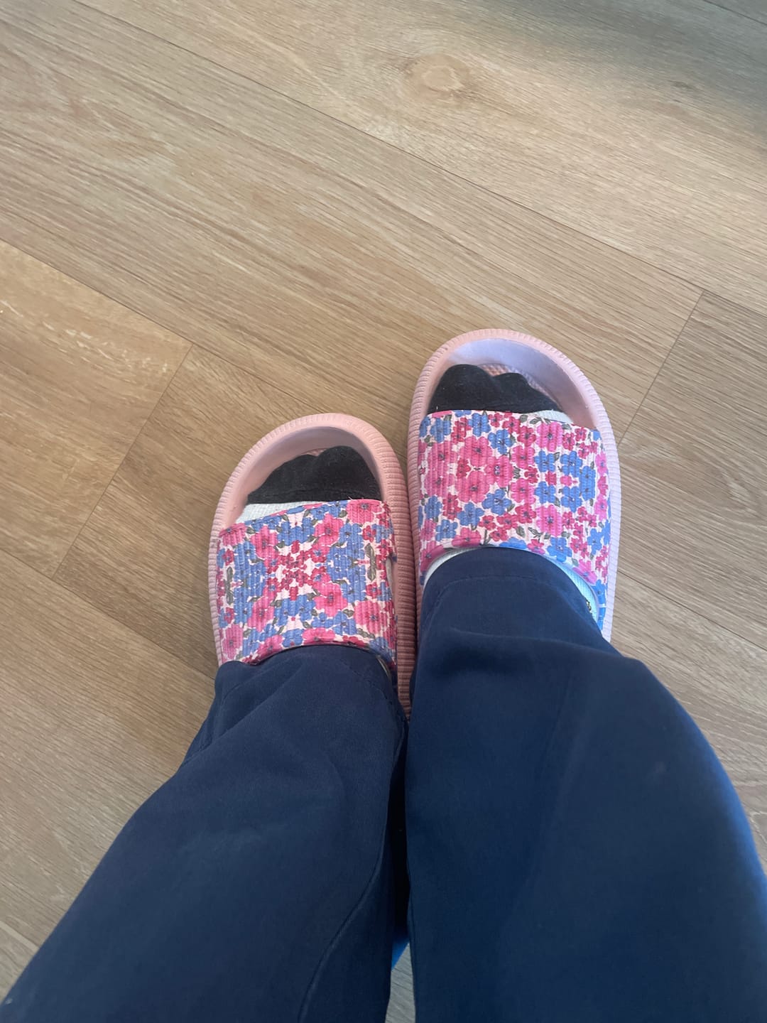 Customer photo review of HappyFlops Botanics