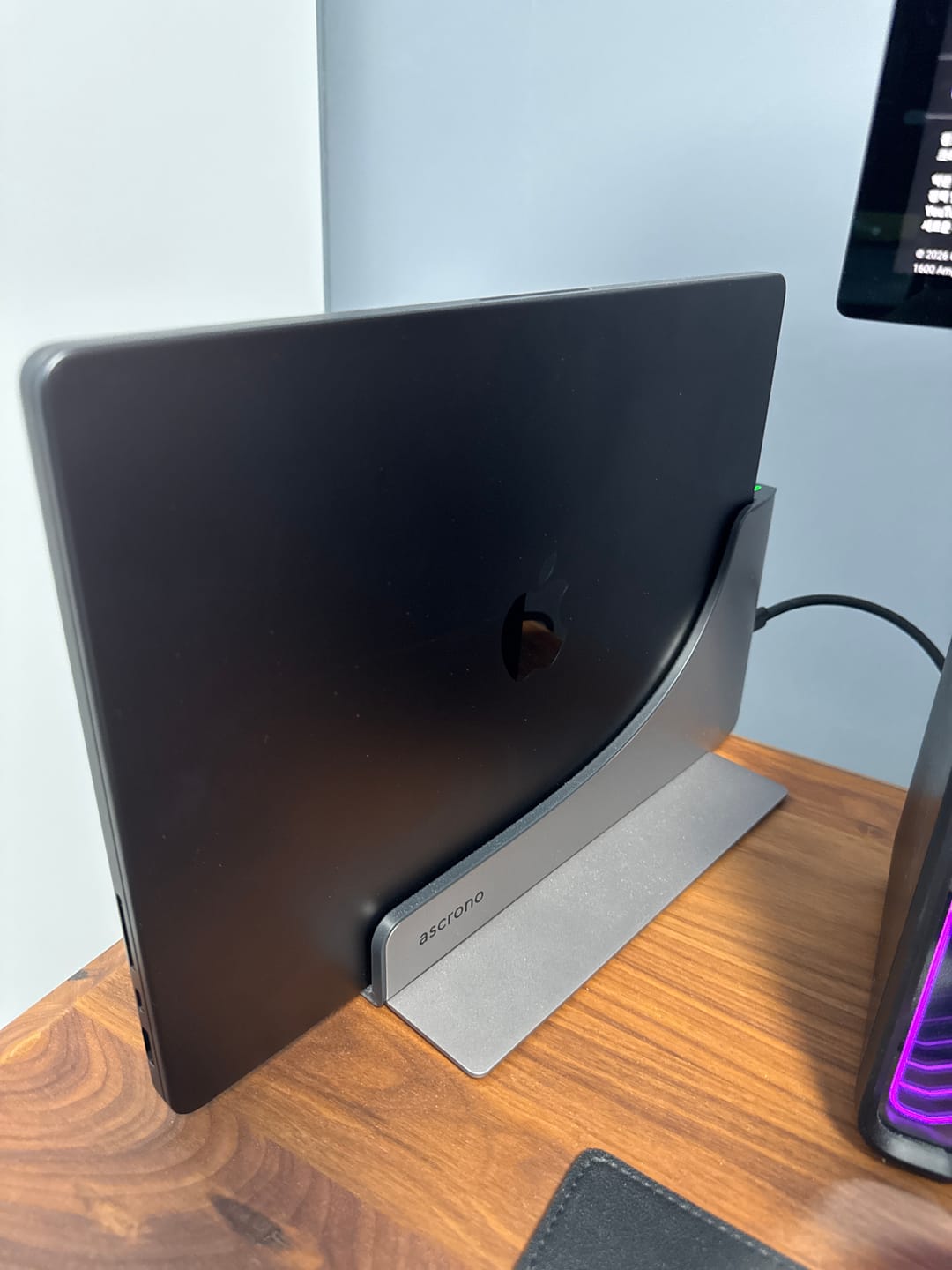 Customer photo review of Ascrono® MacBook Docking Station