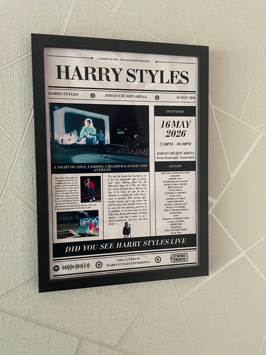 Customer photo review of Harry Styles - Personalised Newspaper Style Concert Poster (Dutch)