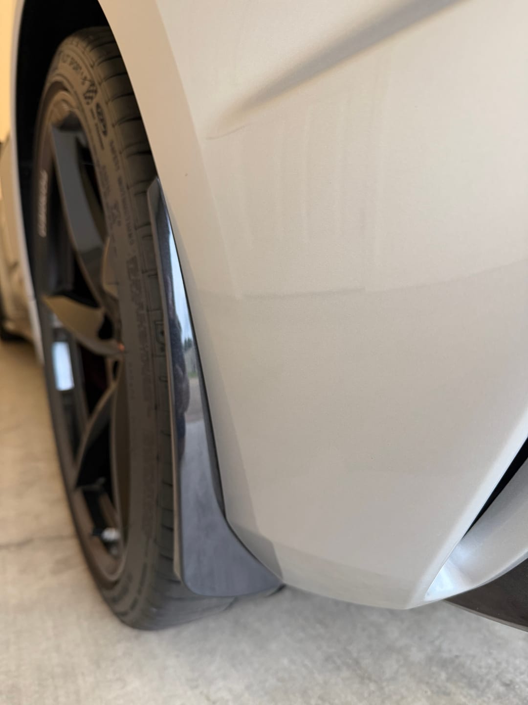 Customer photo review of Chevrolet Corvette C8 Z06 / E-Ray XL Extended Rear Splash Guard