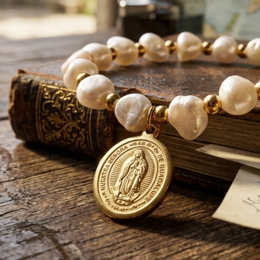 Customer photo review of Pulseira Virgem Maria - Feminina com Pérolas