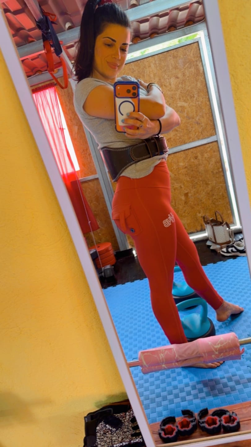 Customer photo review of LEGGINGS VENUS SPORT ROSSO