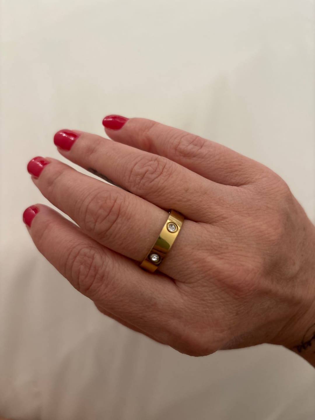 Customer photo review of Deluxe Timeless Stone Ring 14 Karat vergoldet