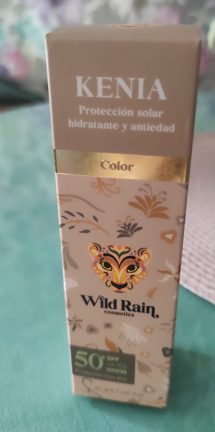 Customer photo review of Kenia SPF 50+ | Fluido solar antiedad | Wild Rain Cosmetics