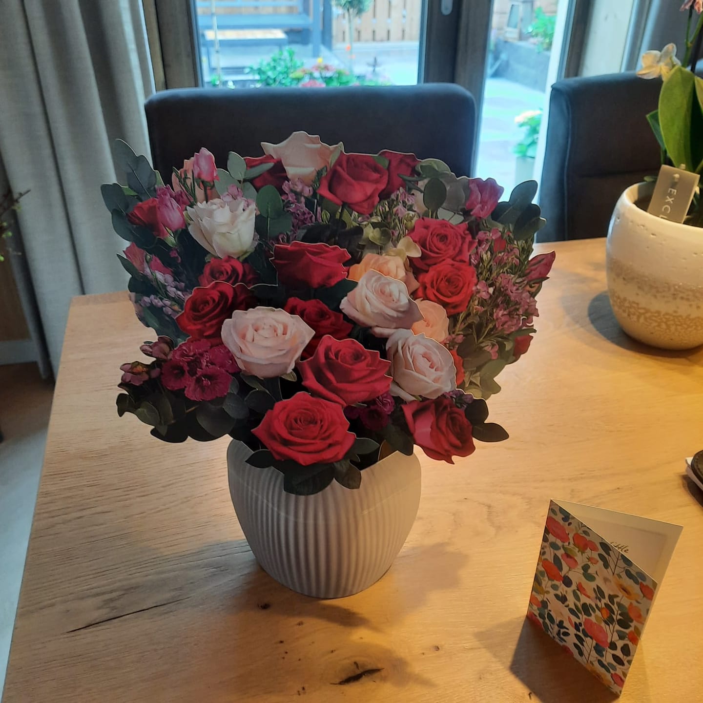 Customer photo review of Rosy Radiance Pop-Up Bouquet