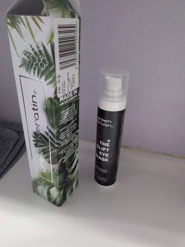 Avis d'un client montrant le masque contour des yeux THE GLIFT dans son flacon noir à côté de sa boîte.