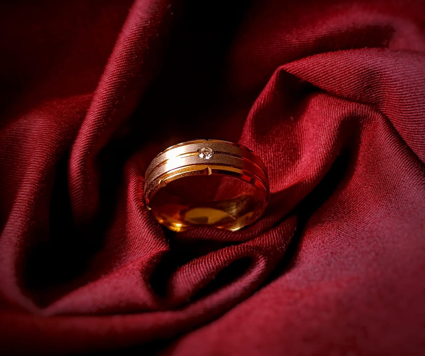 Customer photo review of Splendid Dual Tone Band Ring