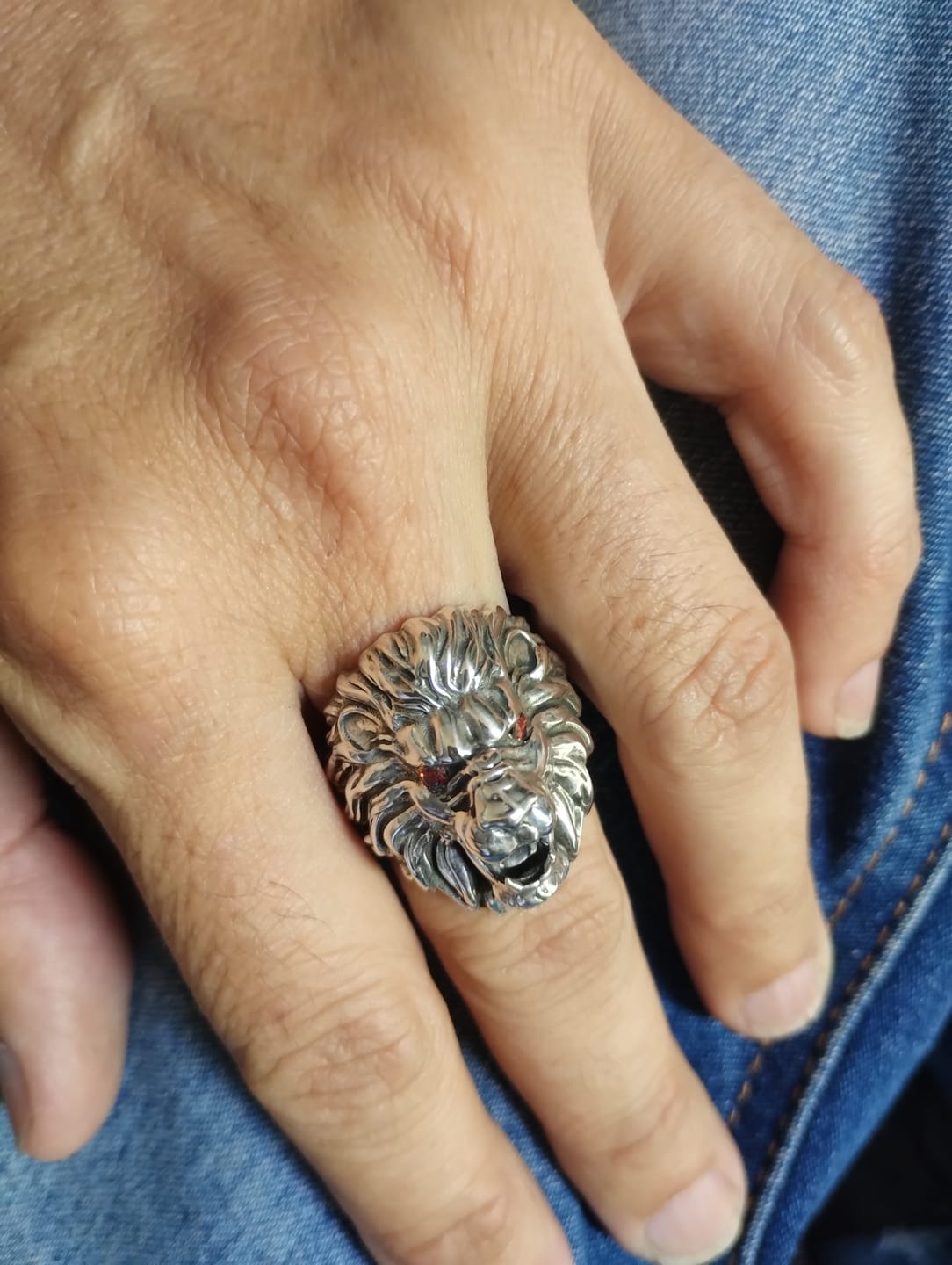 Customer photo review of Anillo León de Plata 950 – Predator