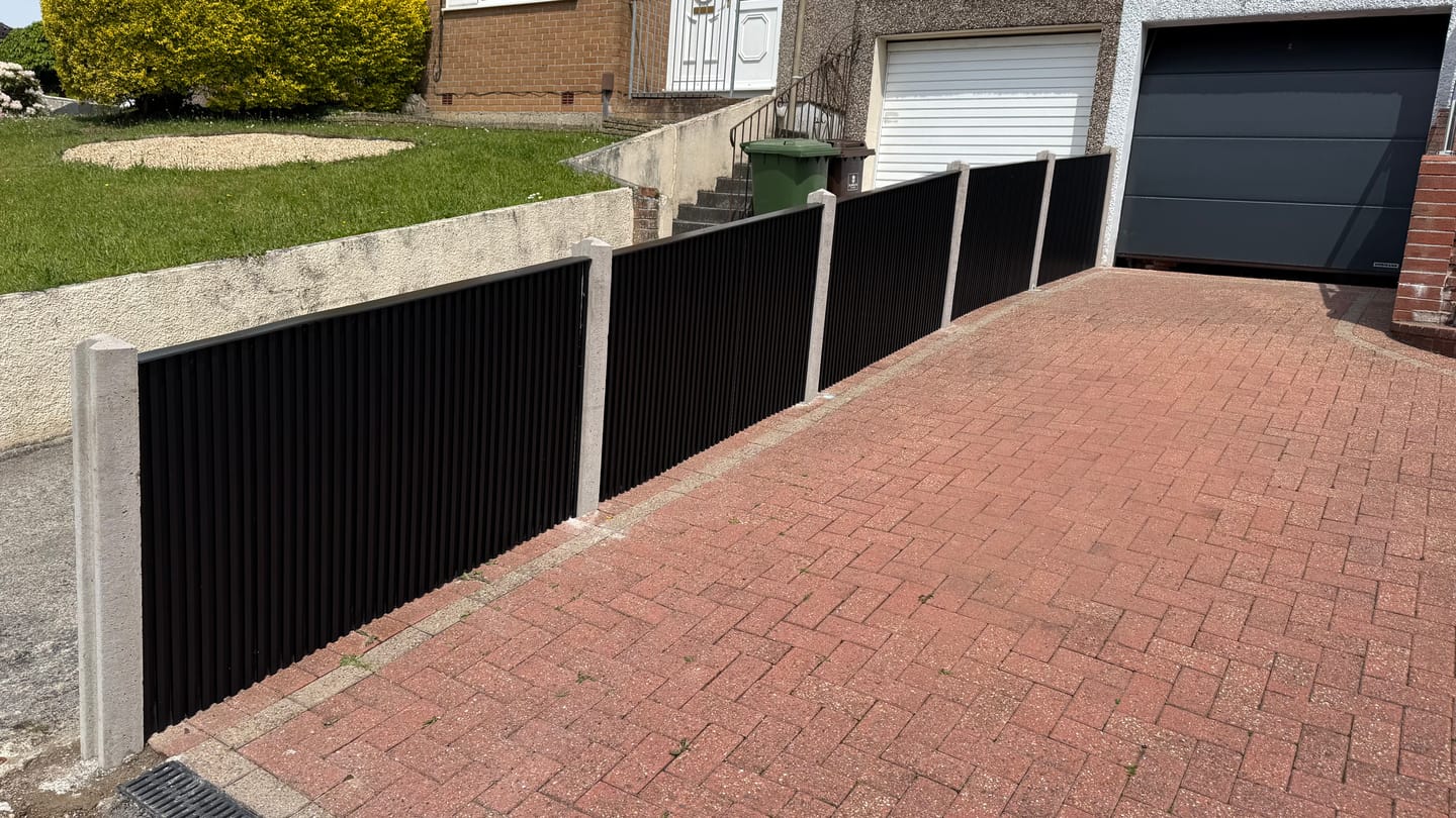 Customer photo review of Exterior Seamless Outdoor Panels 2.4m × 2.4m (16 Panels Per Pack) Multiple Colours