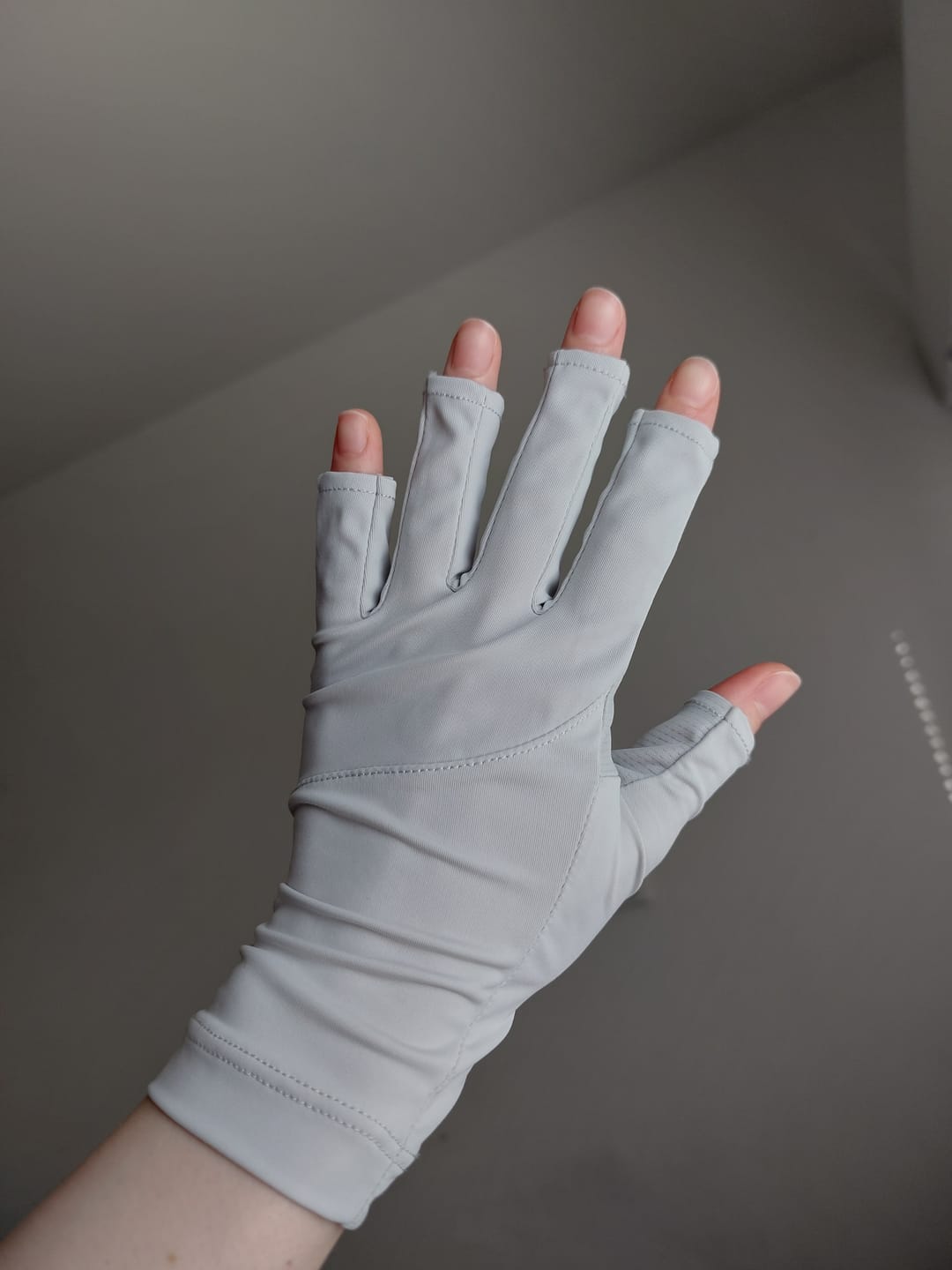 Customer photo review of Women's Cooling Sun Protection Gloves UPF 50+ AL365