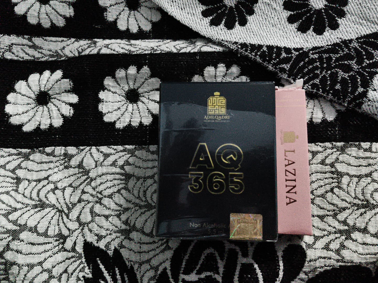 Customer photo review of AQ 365 Luxury Attar Perfume