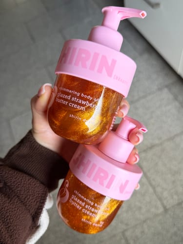 Customer photo review of Shimmering Body Oil Glazed Strawberry Butter Cream