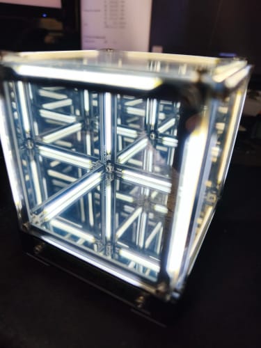 Customer photo review of LumoCube