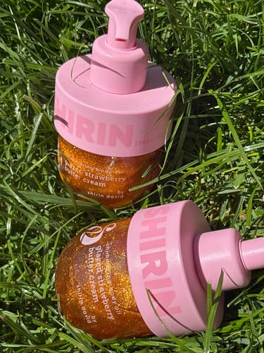 Customer photo review of Shimmering Body Oil Glazed Strawberry Butter Cream