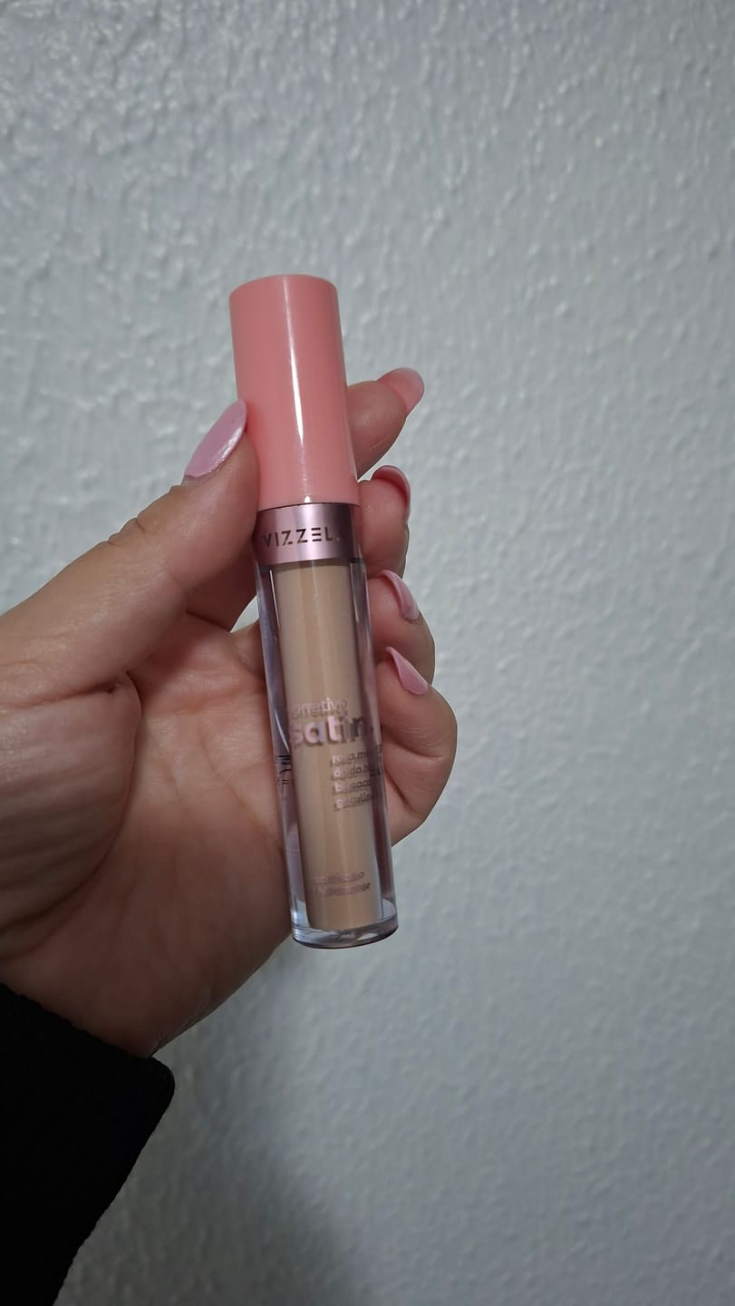 Customer photo review of Corretivo Líquido SATIN - Vizzela