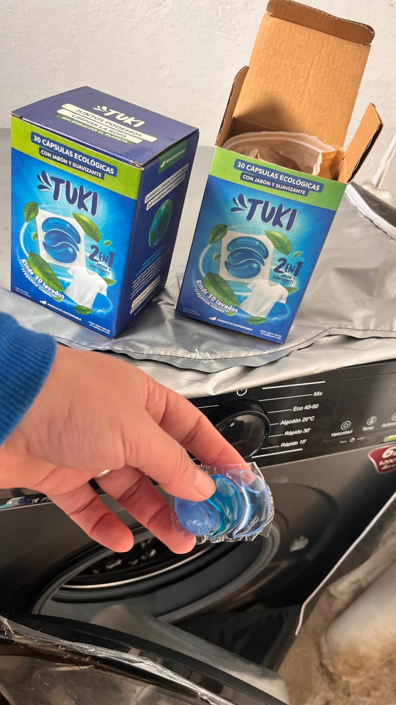 Customer photo review of Capsulas Tuki Ecológicas ♻️ 2en1 con Jabón y Suavizante