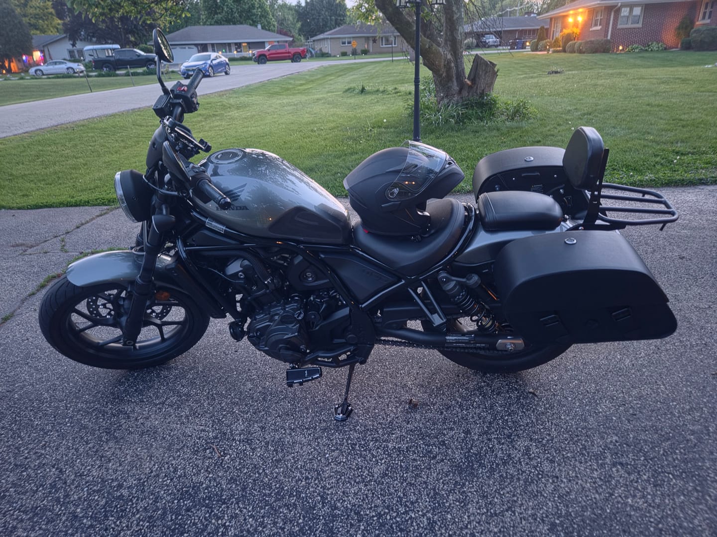Customer photo review of 28L - Baelor Medium Quick Mount Honda Rebel 1100 Motorcycle Saddlebags