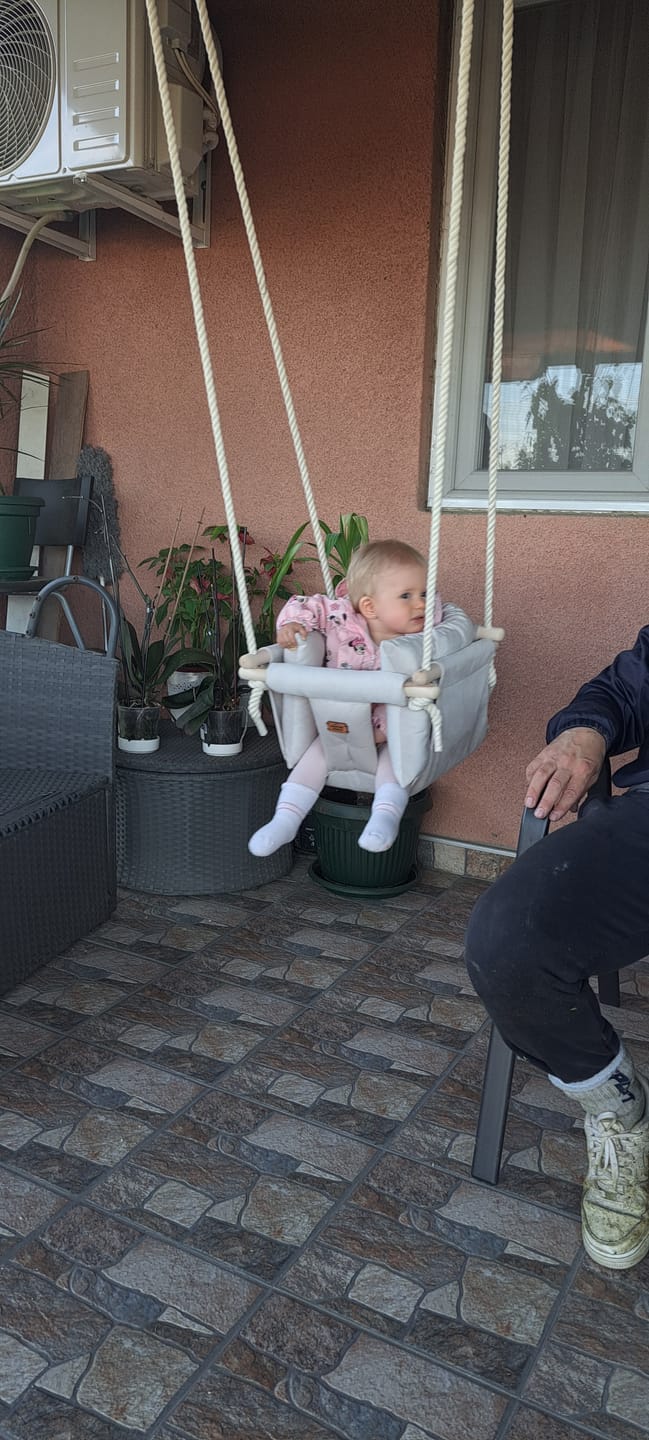 Customer photo review of Luxury Cappuccino Ljuljaška - Ručno rađena ljuljaška za bebe