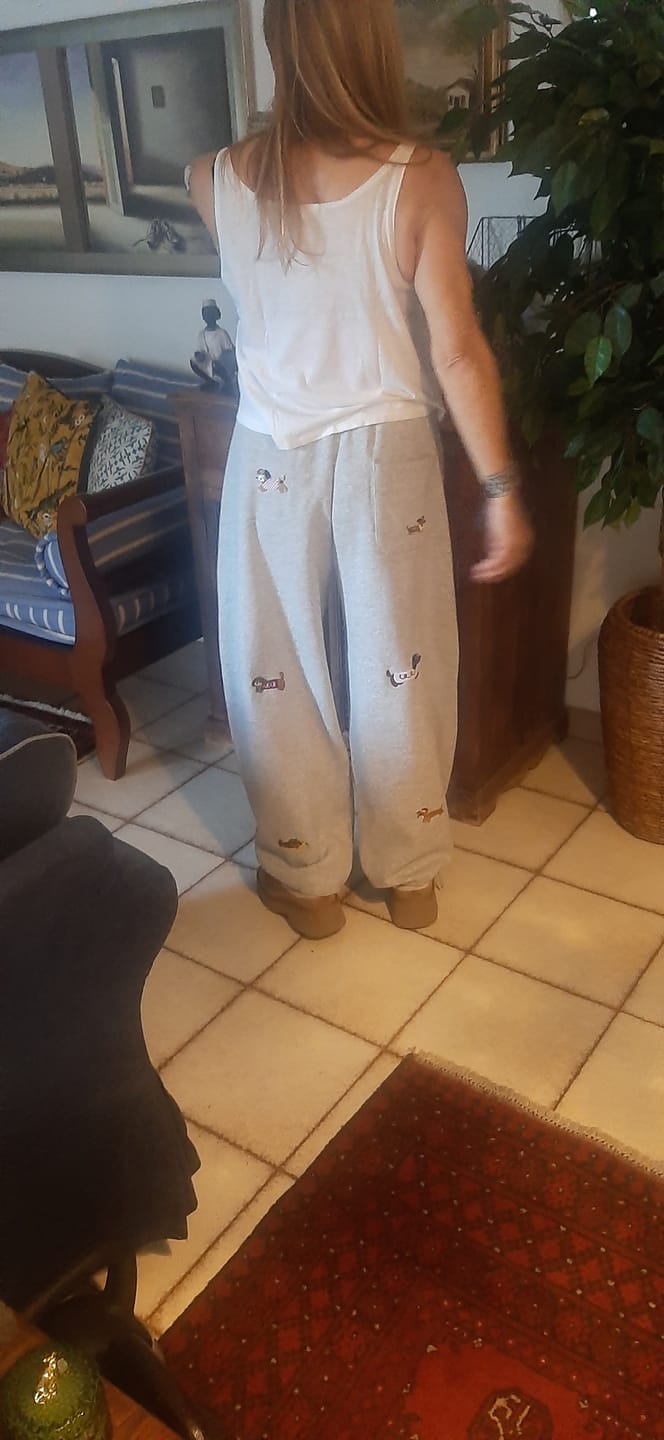 Customer photo review of Aelfric Eden Embroidery Dog Baggy Barrel Sweatpants