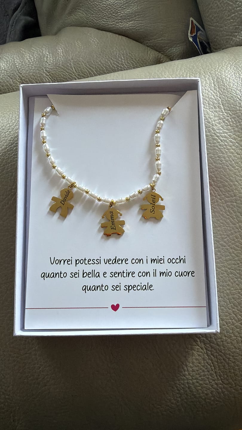 Customer photo review of Girocollo perline con bambini e incisione
