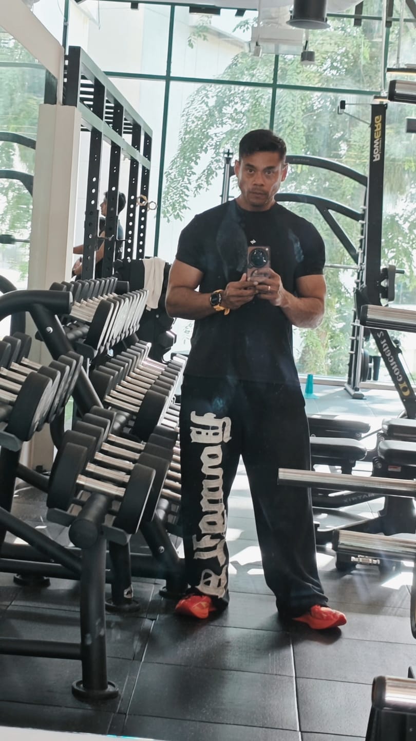 Customer photo review of 2127 - Big Patch Sweats