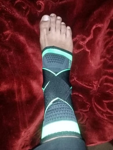 Customer photo review of Tobillera de Soporte Alivio Diario